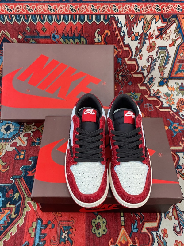 ナイキ靴背面デザイン